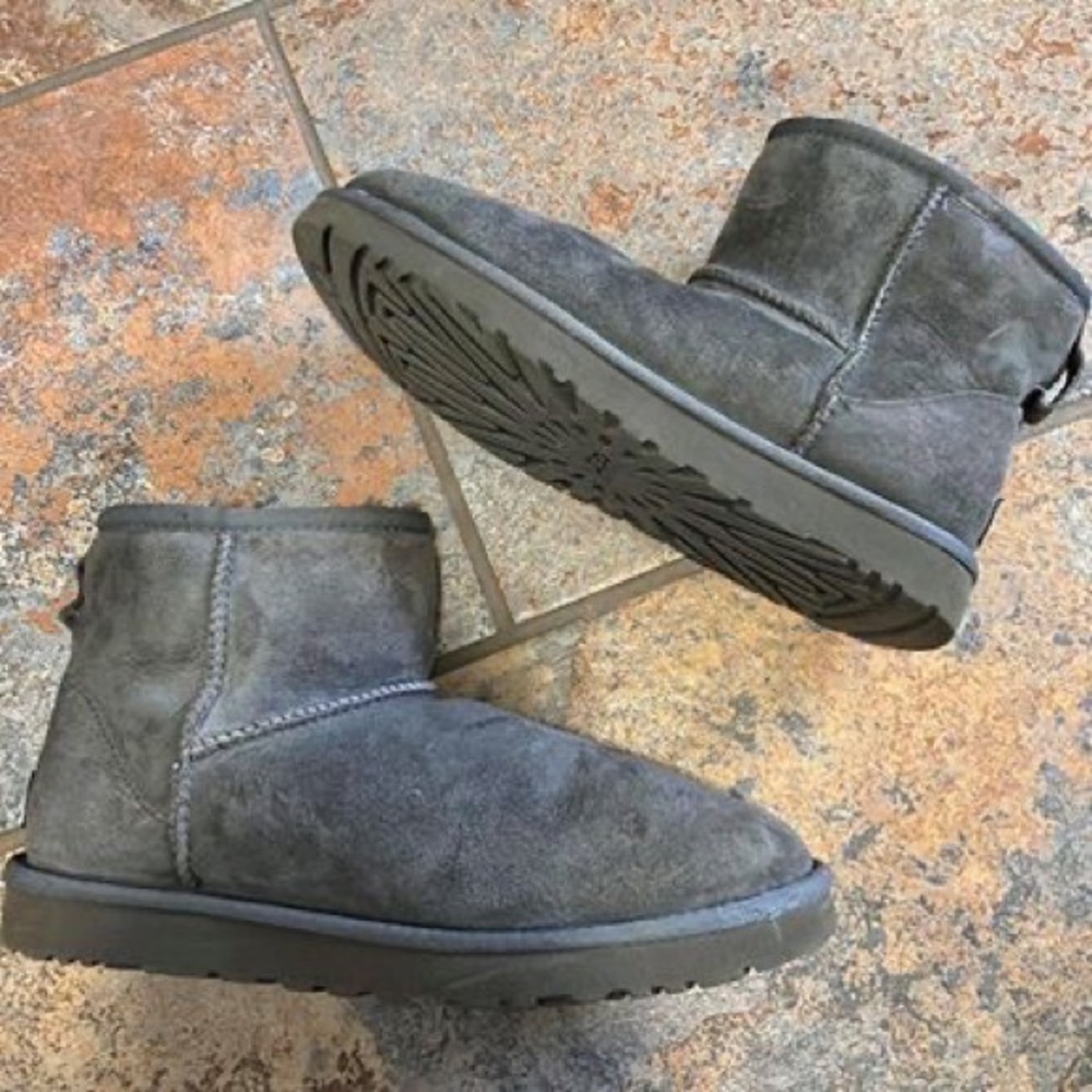 Size 8 UGGS